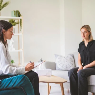 How is Behavior Therapy Different Than Psychoanalysis?